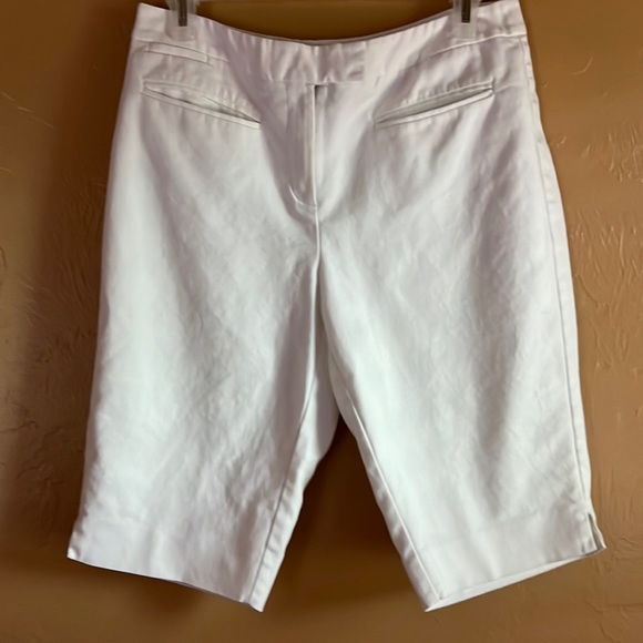 Chicos golf or casual work shorts. - Picture 1 of 2